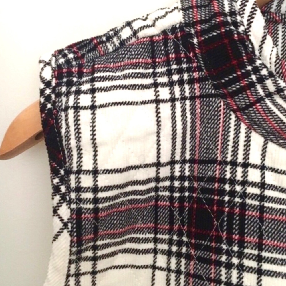 Basic Editions Cream Plaid Zip Front Vest - Picture 6 of 8